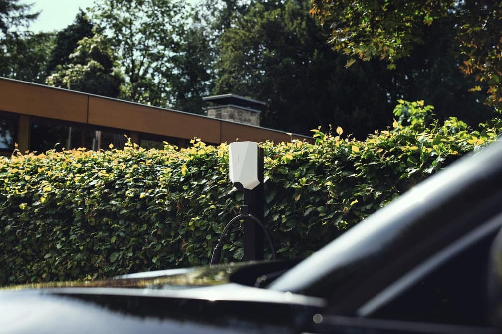 Easee laadstation in een woonomgeving